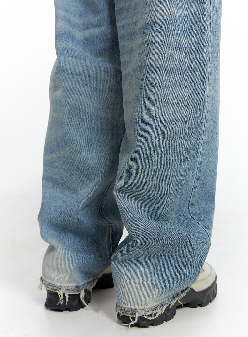 Distressed Baggy Straight Jeans CM418