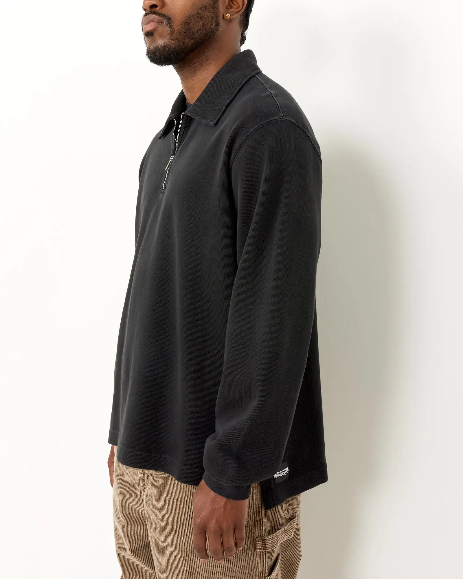 Lad Sweatshirt in Worn Black Athletic rib