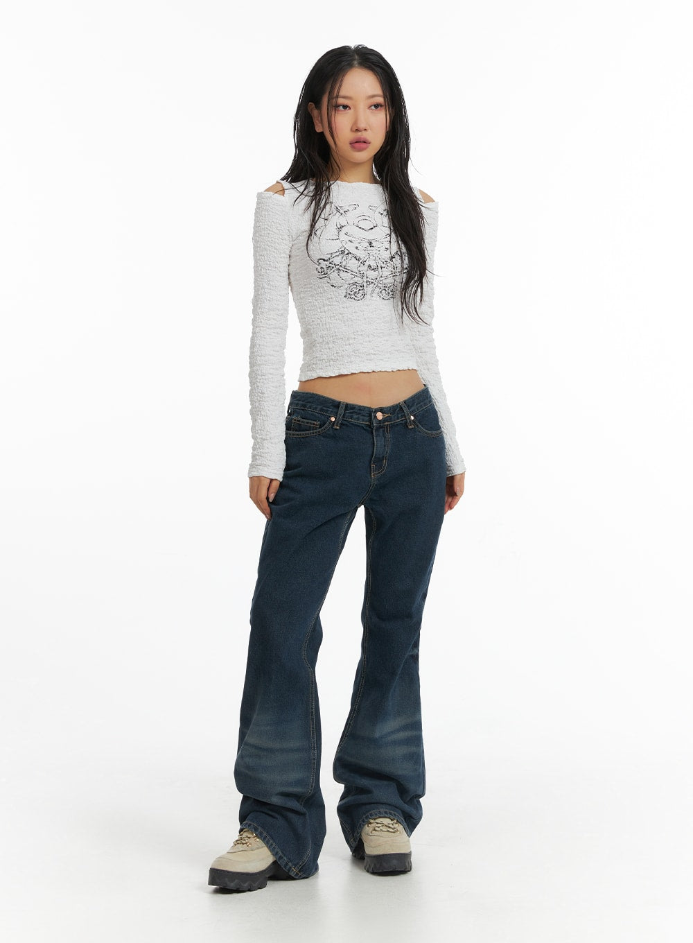 Low Waist Buttoned Flared Jeans CJ425