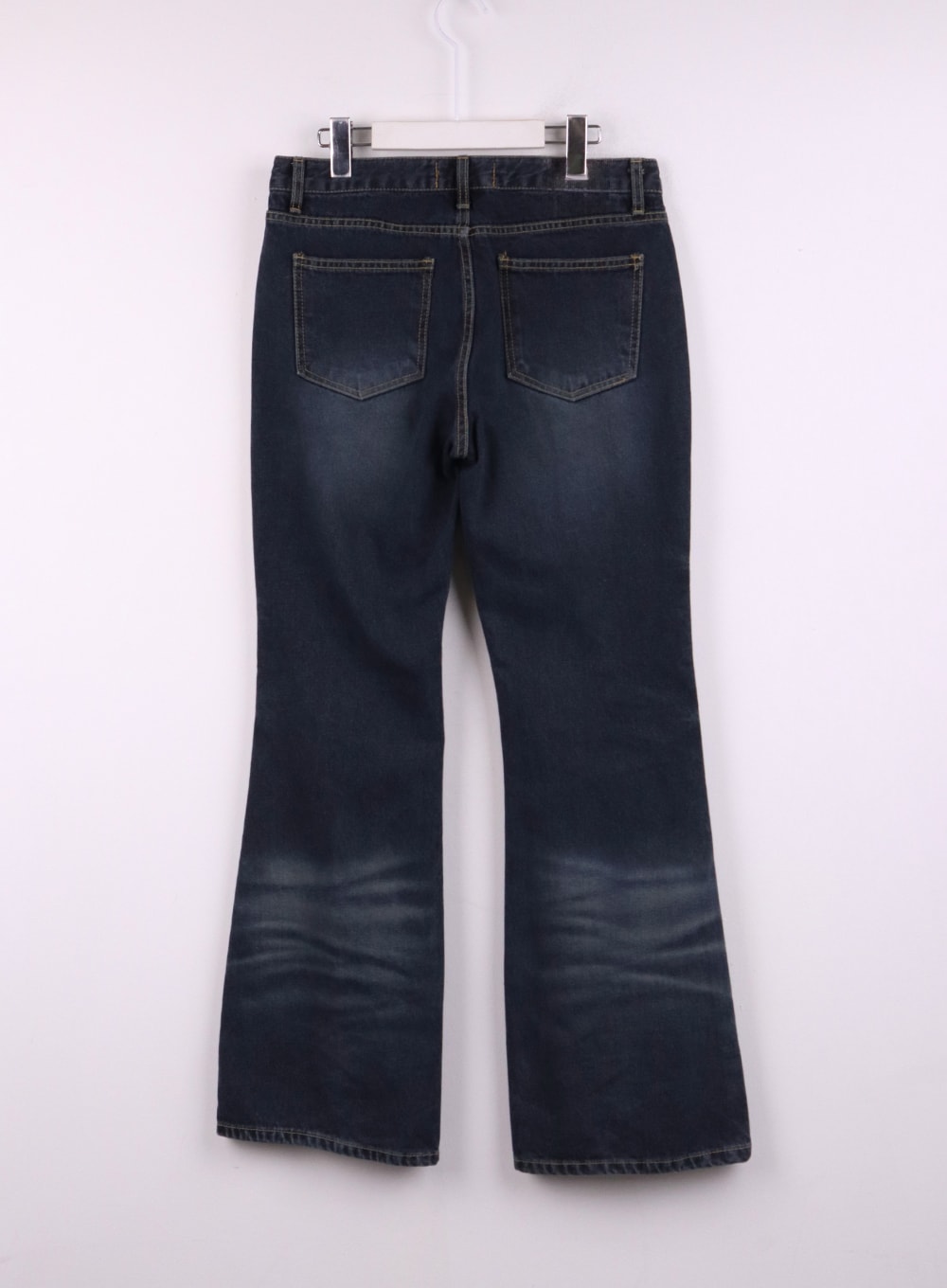 Low Waist Buttoned Flared Jeans CJ425